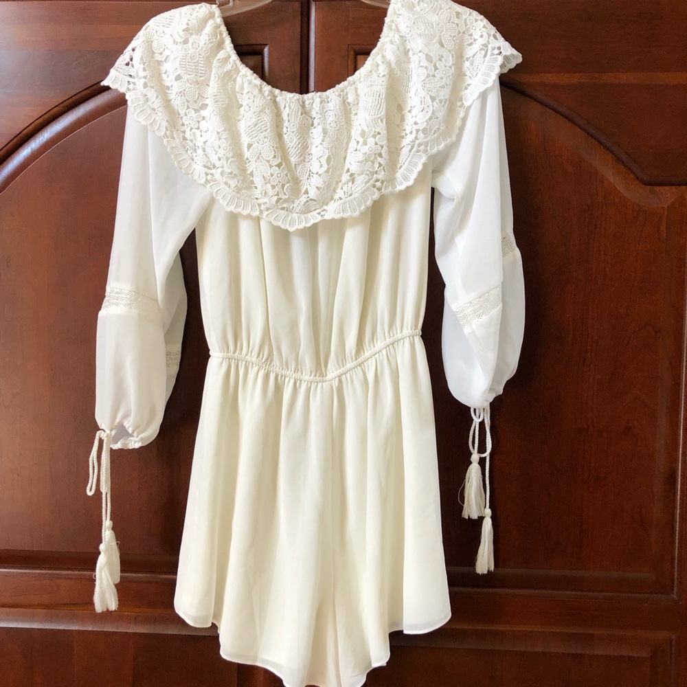 White Nasty Gal Romper. Size Small. - Picture 4 of 8